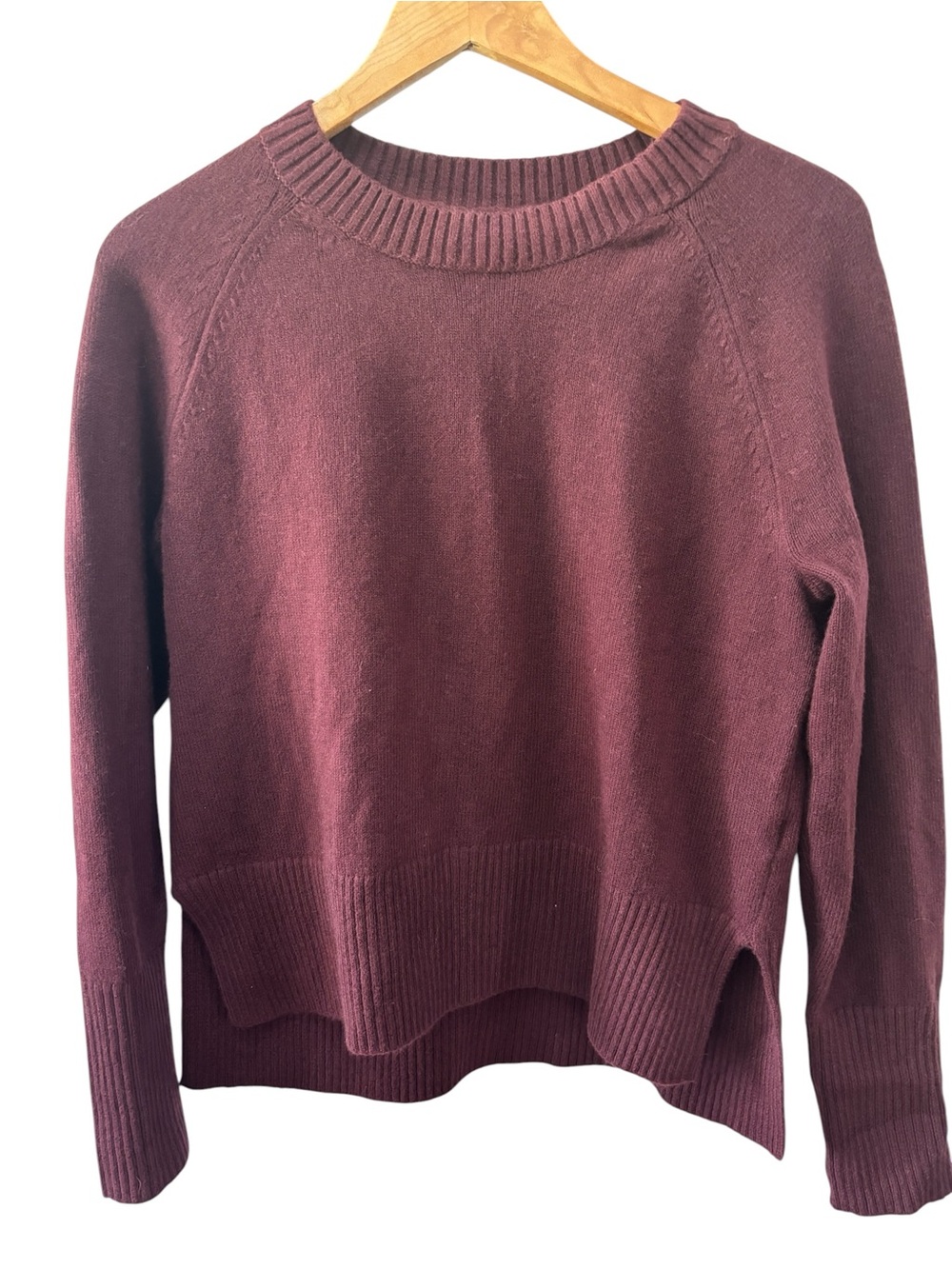 Banana Republic PerfectlySoft Crew Neck Sweater Maroon Sweater Size Medium - Picture 3 of 6